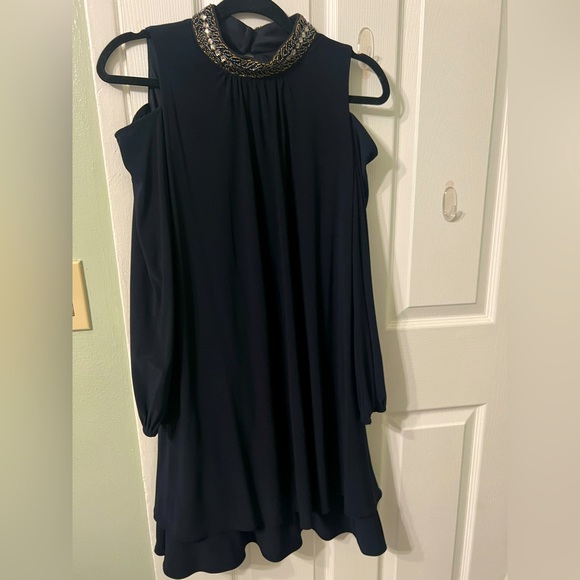 X by Escape tunic like cut out balloon sleeve dress. - Picture 1 of 4